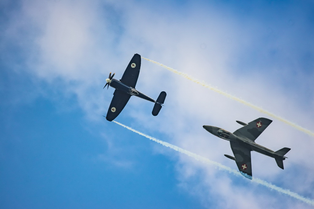 Hawker Sea Fury & Hunter – Grand'Angles